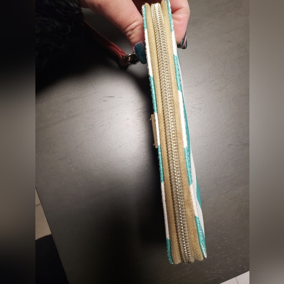 Dooney and Bourke Chevron Wallet - Picture 2 of 3